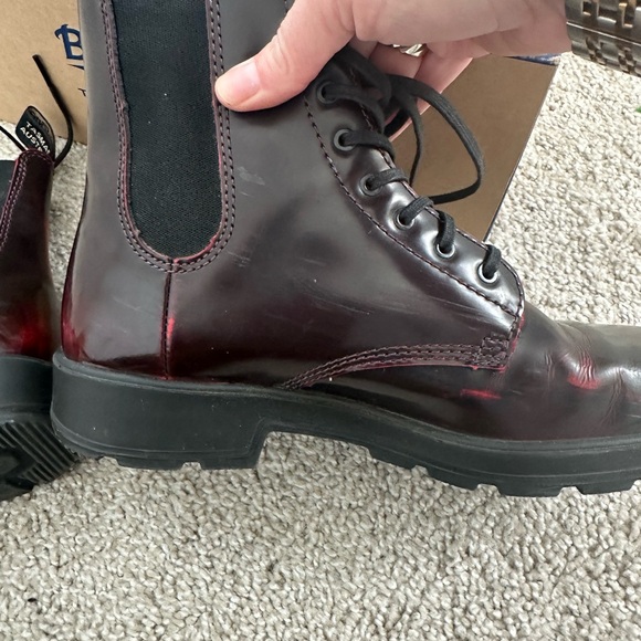 Blundstone Women's elastic/lace up boot, style 2220, Bordeaux Brush - Picture 8 of 9